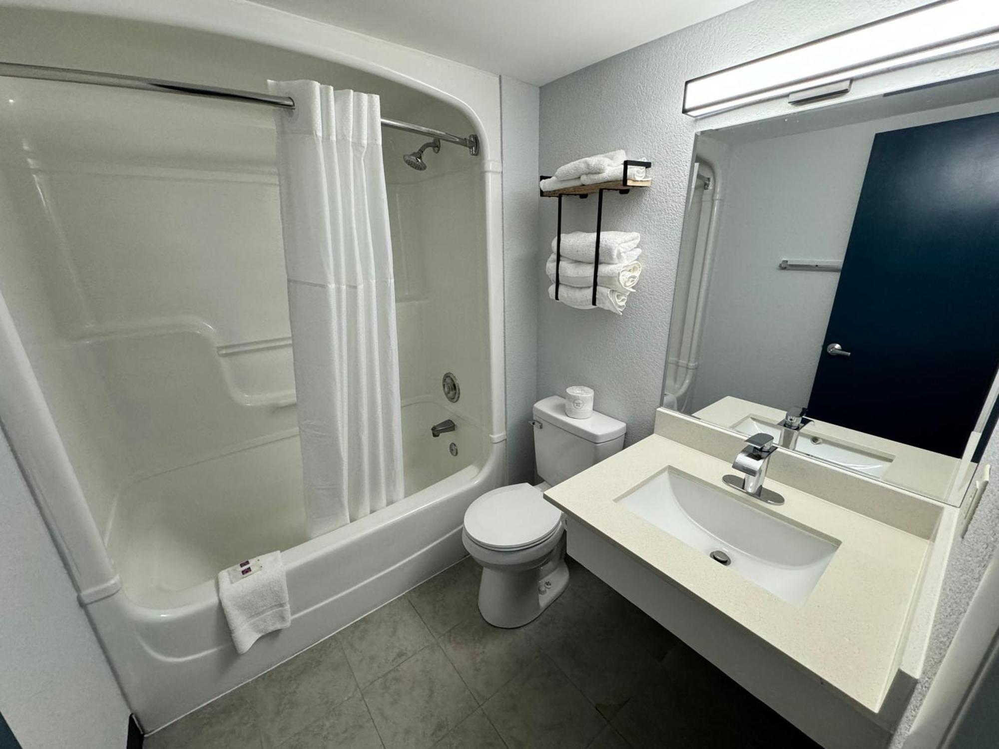 Studio 6 Suites East Syracuse Airport Eksteriør bilde
